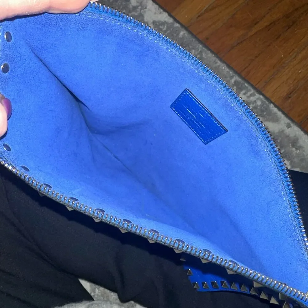 Valentino Garavani Rockstud Large Leather Zip Pouch Bag, Blue